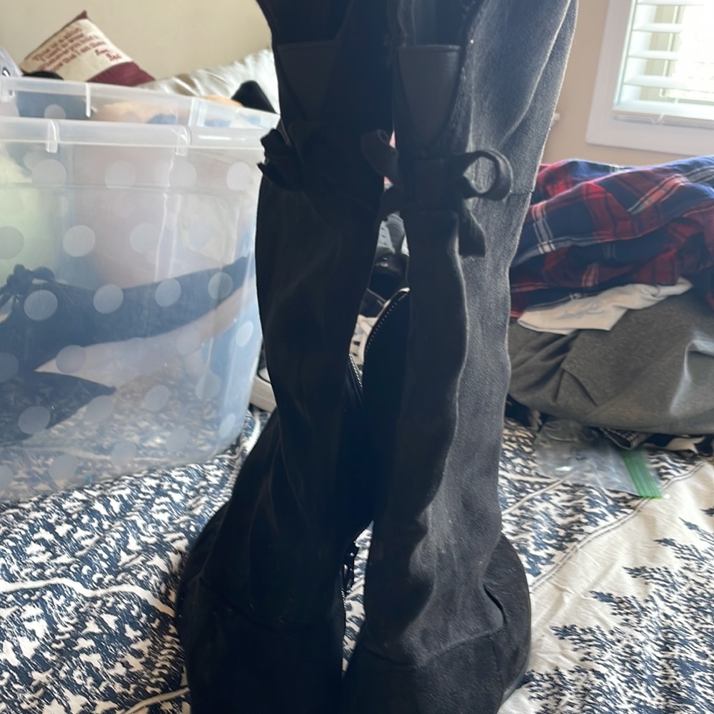 Shoes - Picture 2 of 3
